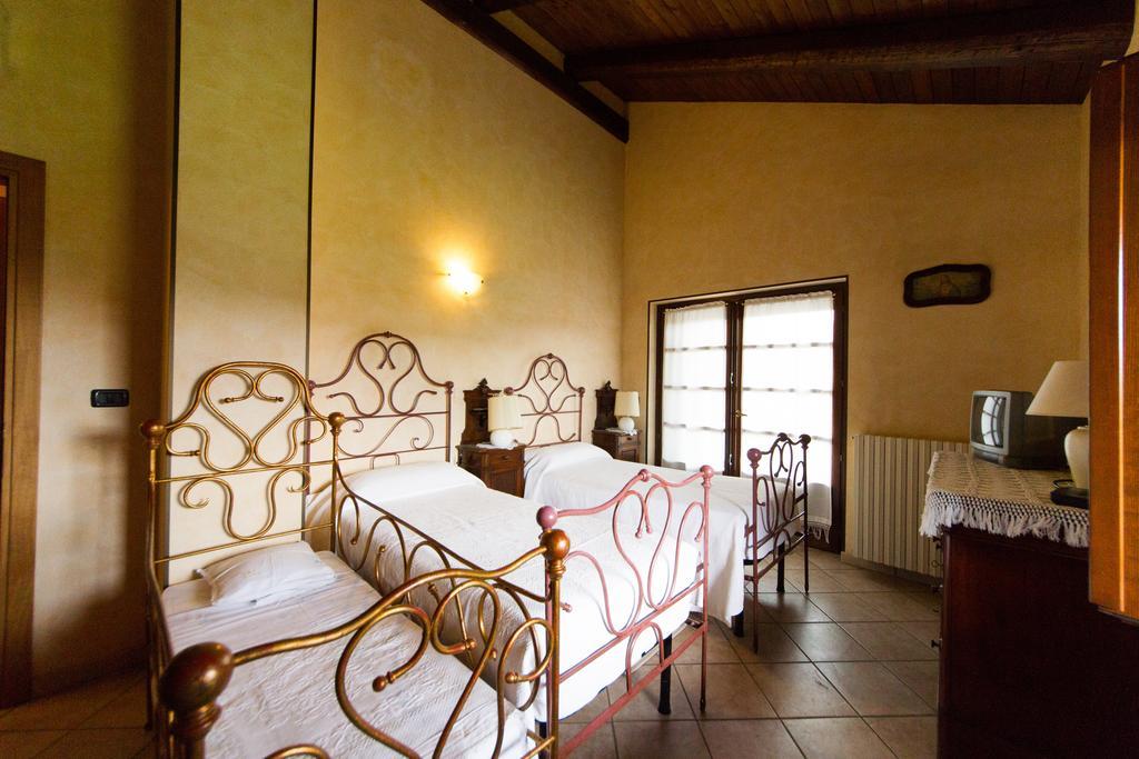 Agriturismo La Ca 'D Majin Poirino Szoba fotó